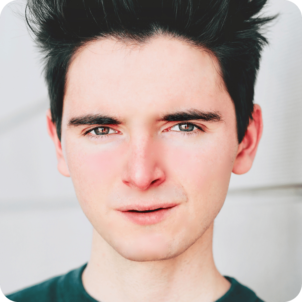 Quinn-Kelch-Headshot Quinn Kelch+